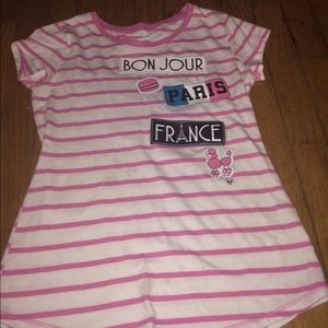 Pairs shirt with lipstick